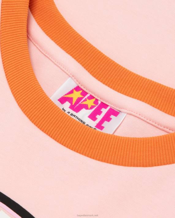 A Bathing Ape Kvinder grafisk beskåret t-shirt HH6J1045 lyserød