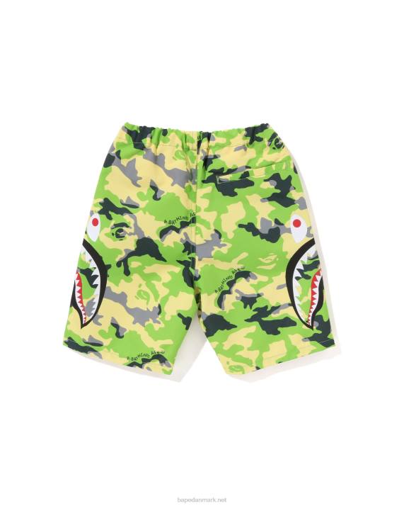 A Bathing Ape børn skov camo side haj strandshorts HH6J1387 militærgrøn