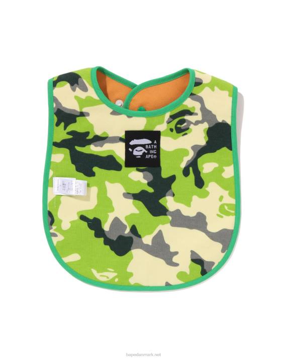 A Bathing Ape børn woodland camo baby milo fiskevest print vendbar hagesmæk HH6J1381 militærgrøn