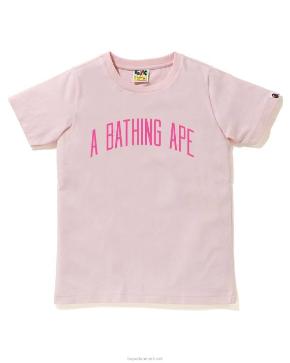 A Bathing Ape Kvinder bogstav t-shirt HH6J891 lyserød
