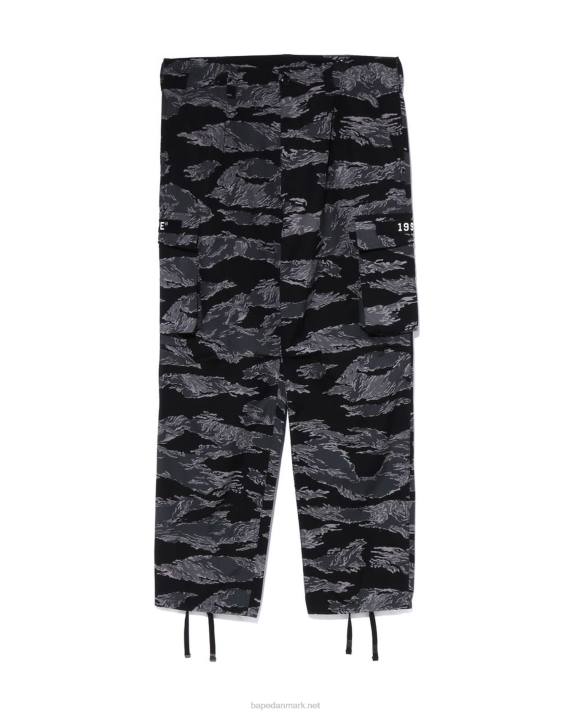 A Bathing Ape Mænd tiger camo militærbukser med afslappet pasform HH6J335 sort